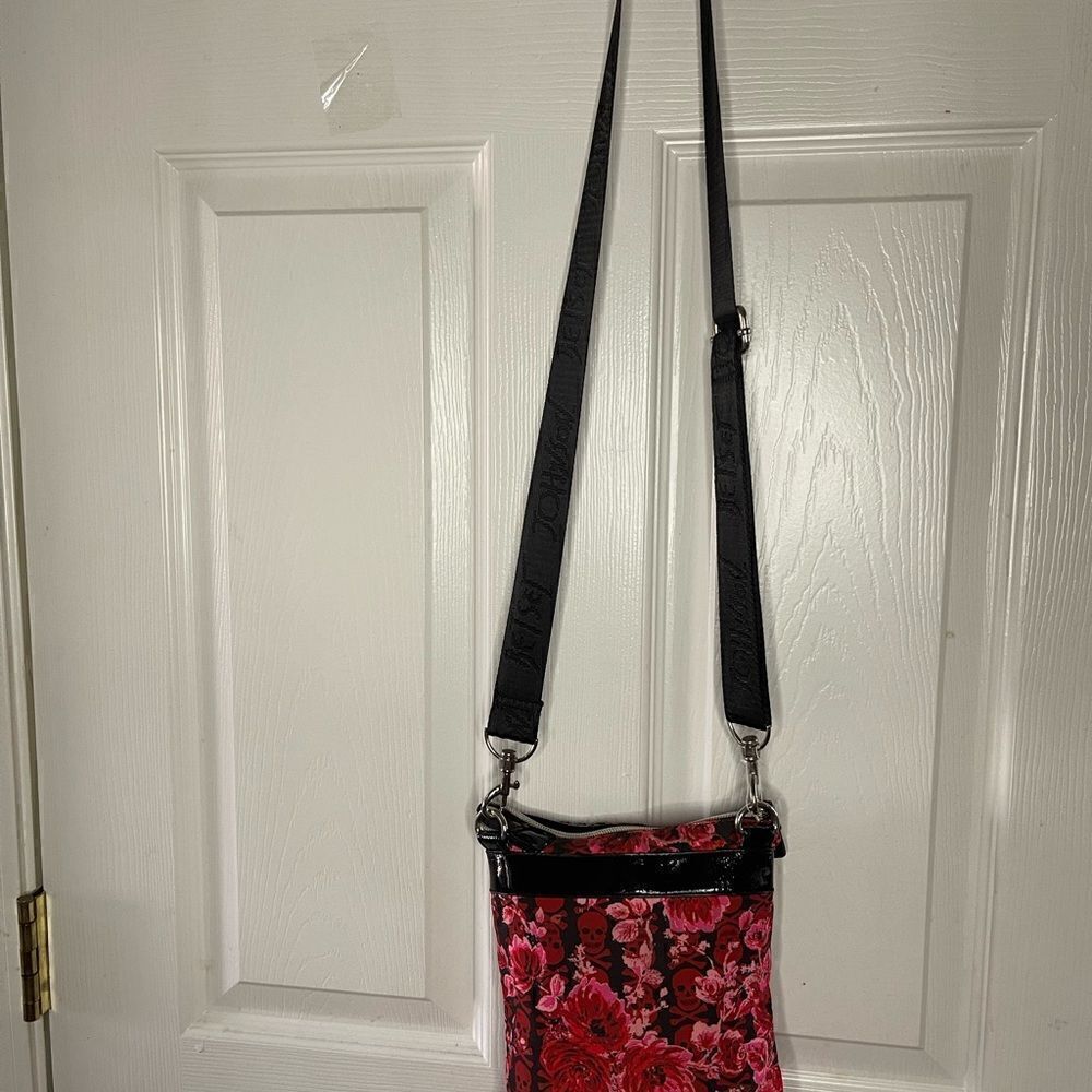 Betsey Johnson Nylon pink ,Red Flowers & skulls Small crossbody bag black trims - Picture 5 of 13